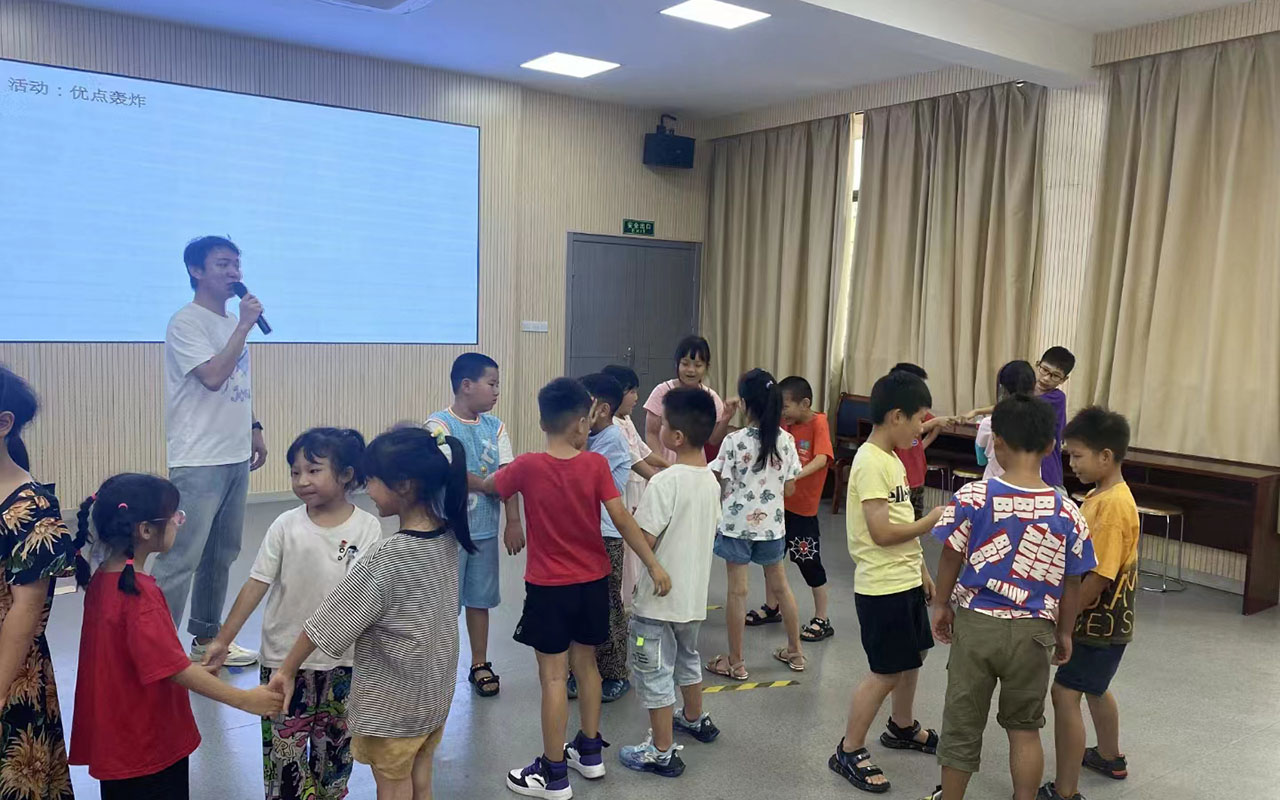 龙城龙观乡中心学校